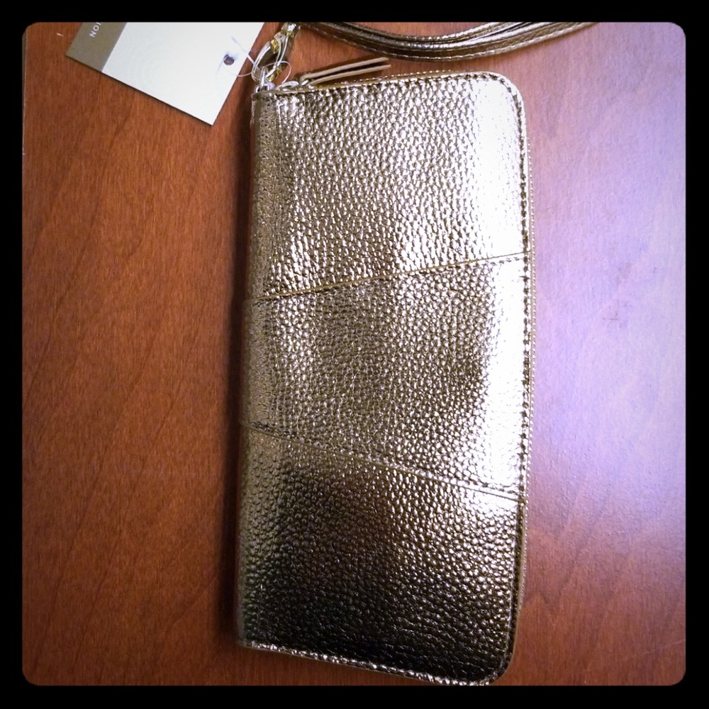 Gold wrist purse